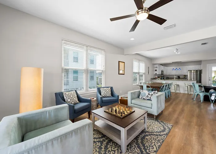 Holiday home Dog Friendly House 200ft From The Gulf Shores